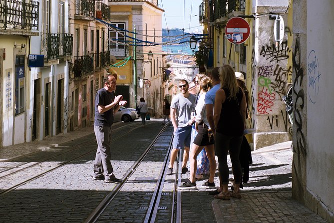 #LisboaLove Walk - Bairro Alto: where alleys do the talking (and you learn why)