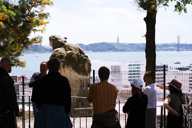 #LisboaLove Walk - Rua da Bica: storytelling on a steep street