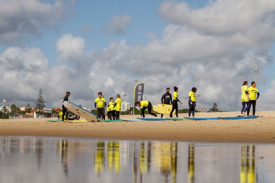 Lisbon: 1.5-Hour Surf Lesson - Wetsuits, equipment, insurance, and showers: the unsexy stuff that matters