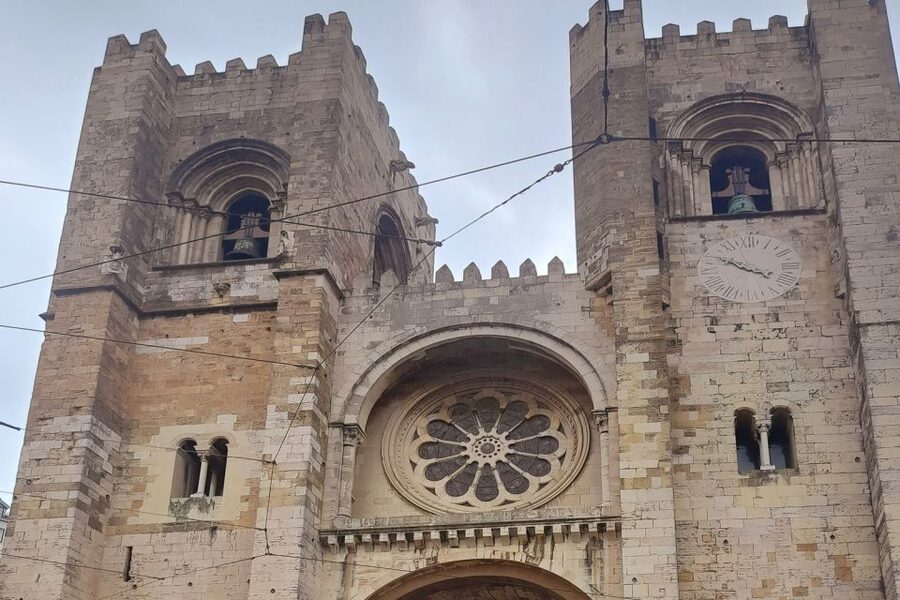 Lisbon: 1,5 Hours Historical Tuk Tour for Two Persons. - Why a two-person tuk tuk works so well in Lisbon