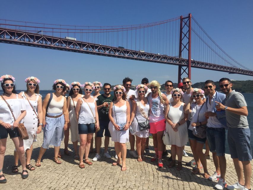 Lisbon: 1-Hour Beer, Sangria or Wine Bike Sightseeing Tour - 25 de Abril Bridge and Sunset-Style Photos: The Big Scenic Moment