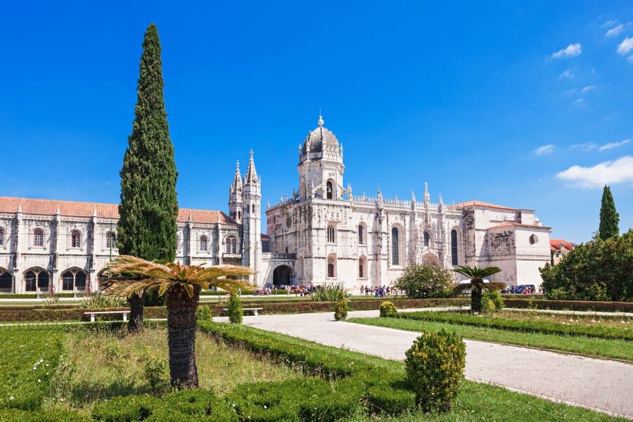Lisbon: 1-or 2-Day Hop-On Hop-Off Bus Tour - Why this hop-on hop-off style fits Lisbon so well