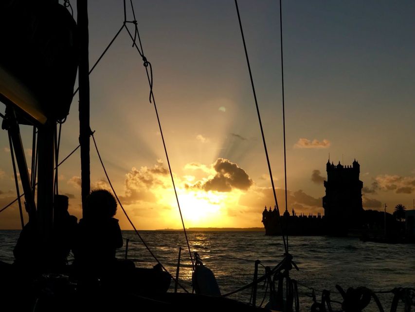 Lisbon: 1 or 2-Hour Cruise along the Tagus River - Belém Tower to the main sights: where the cruise shines