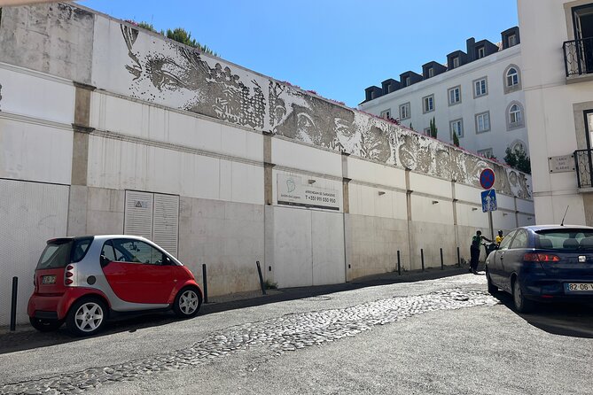 Lisbon 1h30 Tuk-Tuk Tour: The best way to visit the city - Miradouro da Senhora do Monte: the panoramic finish with 15 minutes