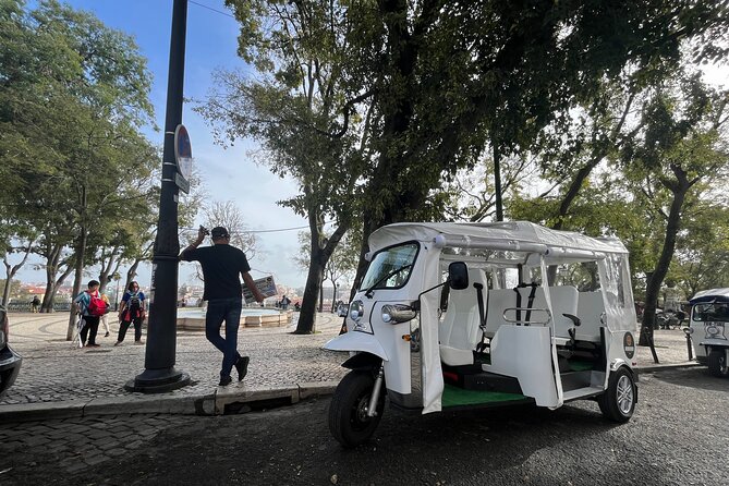 Lisbon 1h30 Tuk-Tuk Tour: The best way to visit the city - Alfama, Castelo & Mouraria: the narrow-street experience you can’t fake