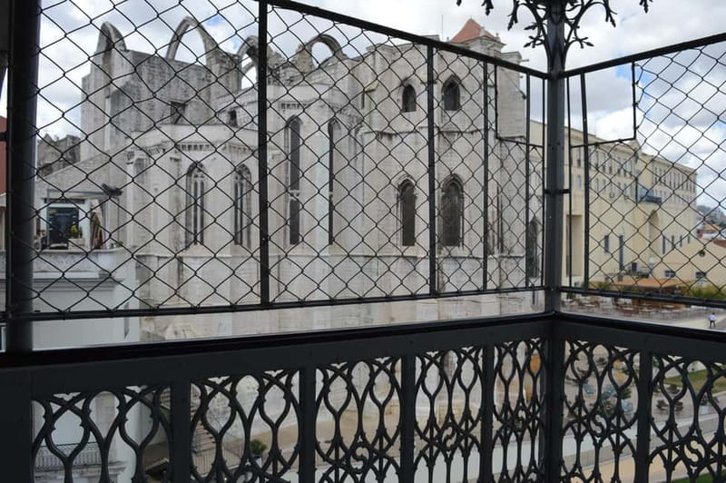 Lisbon: 2.5-hour city tour with 4 local tastings - Santa Justa Lift: seeing the landmark without turning it into a detour