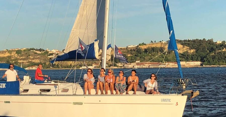 Lisbon 2-Hour River Cruise - Group size, comfort, and the small-boat advantage