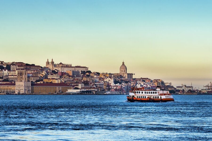 Lisbon 2-Hour River Cruise - What a 2-hour Tagus cruise feels like in real life