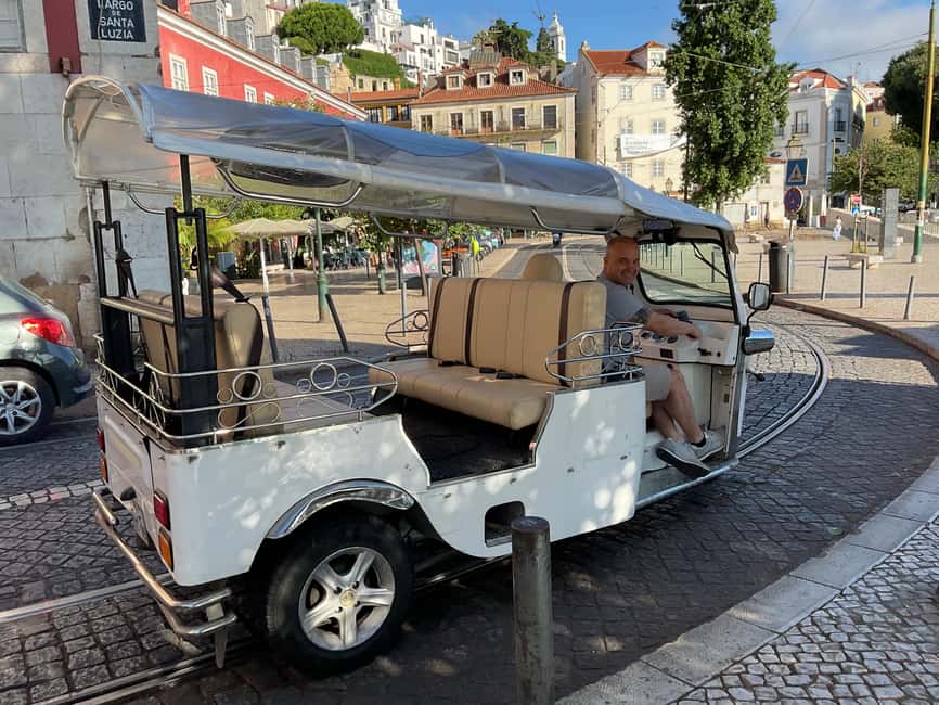 Lisbon:2-hour sightseeing TukTuk Tour with free Pickup - Alfama and Graça: the old-soul start