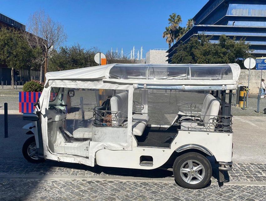 Lisbon:2-hour sightseeing TukTuk Tour with free Pickup - Baixa and Chiado: your city-center reset