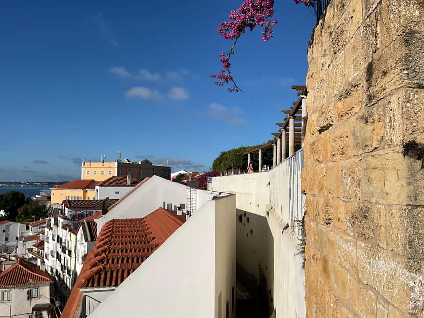 Lisbon:2-hour sightseeing TukTuk Tour with free Pickup - Where your 2 hours actually take you