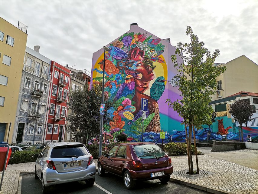Lisbon: 2-Hour Street Art Photo Tour - Street art on foot, from downtown to castle hill