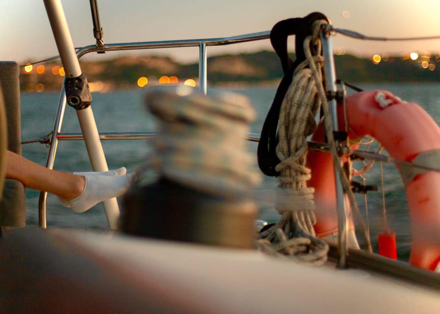 Lisbon 2 Hours Sailing Day Tour and Cruise With Drinks - Drinks, blankets, and music: Why comfort is part of the value