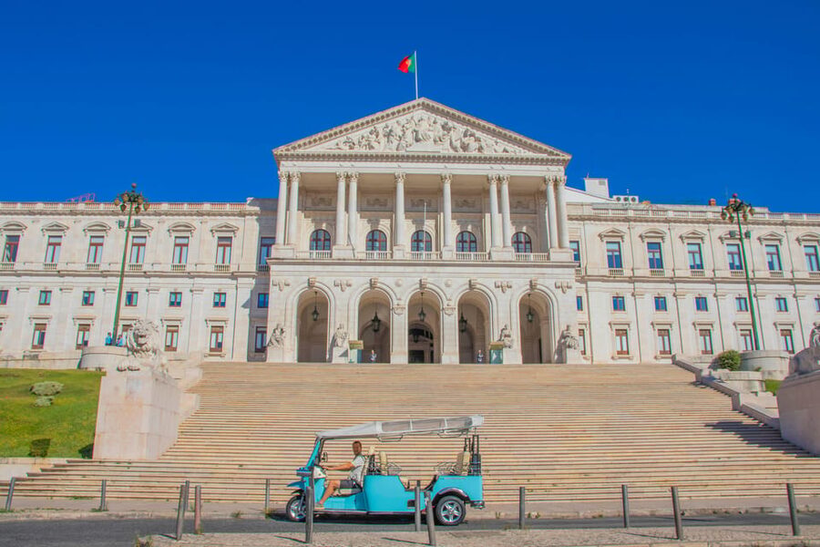 Lisbon: 2h or 4h Private TukTuk Tour with a True Local Guide - Santa Justa Lift Observation Deck: A Small Time Saver with Big Payoff
