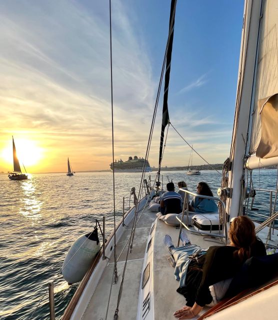 Lisbon: 2H Sunset Boat Cruise Tour with Drinks - Why this Lisbon sunset cruise feels special from the river