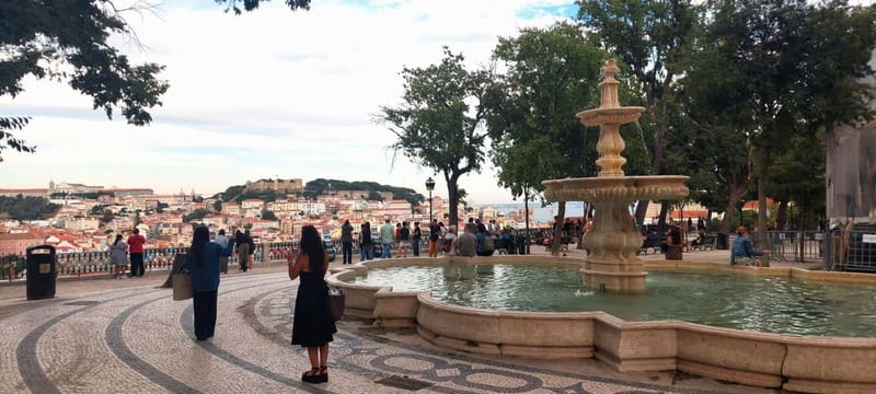 Lisbon: 3 Elevators in the Morning or at Sunset - Meeting point near Rossio: don’t confuse the stations