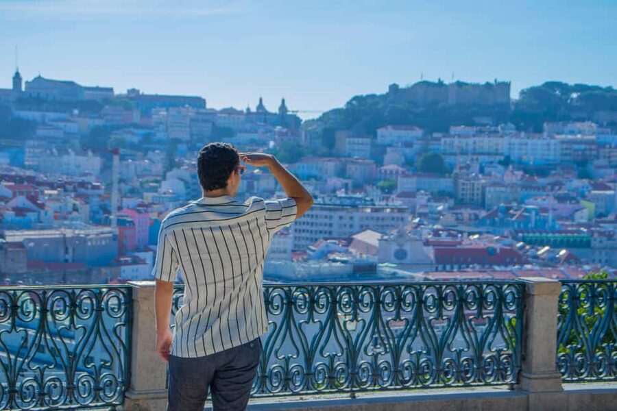Lisbon: 3-hour tour in German to all viewpoints with a local guide - Getting off the trolley: final viewpoint and city finishing angles