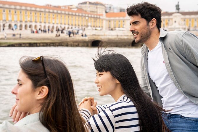 Lisbon 360 City Tour: Bike tour, Boat Trip and Helicopter Flight - Helicopter Flight over Lisbon’s Monuments: What to Expect in Those Minutes