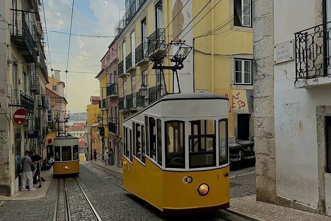 Lisbon 4h private Walking Tour - Why the Private Guide Style Matters Here