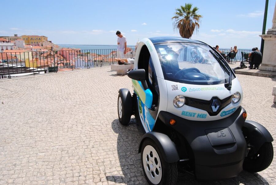 Lisbon 6H Ride in an Electric Car & GPS Audio Guide - Meeting at Rua da Madalena and Getting Into the Car