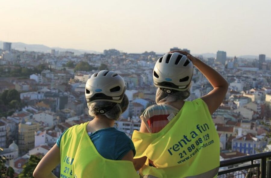 Lisbon: 7 Hills Half-Day Electric Bike Tour - Guides, safety, and getting comfortable on the bike fast