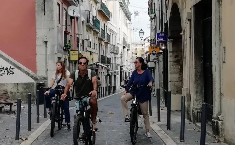 Lisbon: 7 Hills Panoramic Guided Tour by E-Bike - Graça: where the ride becomes a postcard you can actually walk through