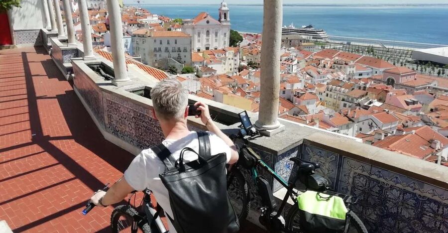 Lisbon: 7 Hills Panoramic Guided Tour by E-Bike - Meeting near Santa Apolónia: start where transit makes sense