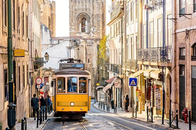 Lisbon Airport (LIS) Private Transfer to Lisbon City/Hotels - The Driver Experience: Friendly Help and Local Tips You Might Get