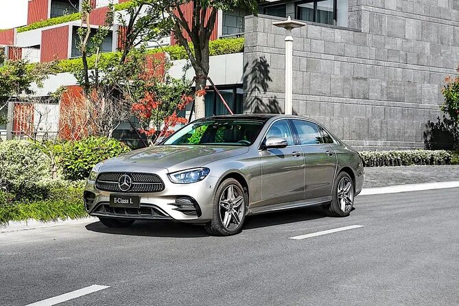 Lisbon Airport (LIS) Private Transfer to Lisbon City/Hotels - Price and Value for an Up-To-3 Group Transfer