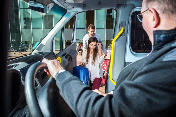 Lisbon Airport Private Departure Transfer (Lisbon Hotels or Address to Airport) - Waiting time: know when the clock starts