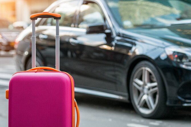 Lisbon Airport Private Transfer to Lisbon - Meet-and-Greet in Lisbon Airport Arrivals Hall: Finding the sign fast