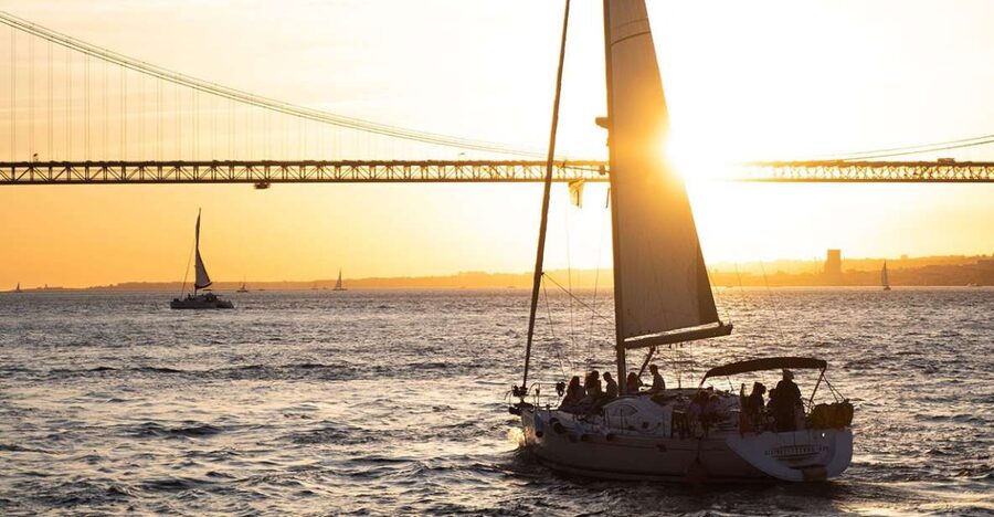 Lisbon: Alfama Charms, Tapas, Wine and Sunset Boat Cruise - Key things that make this tour worth your time