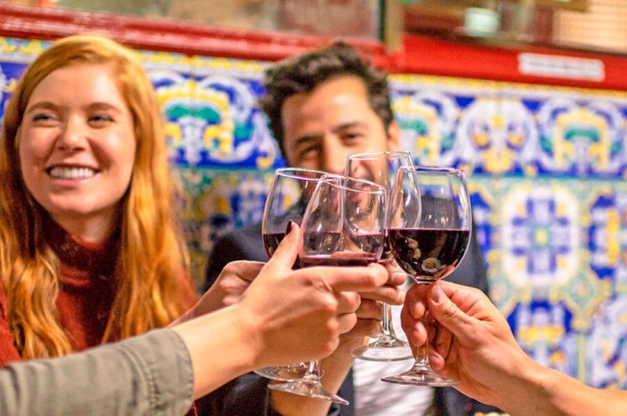 Lisbon: Alfama Charms, Tapas, Wine and Sunset Boat Cruise - Finding the meetup point near Praça Dom Pedro IV (and what to do when you’re late)