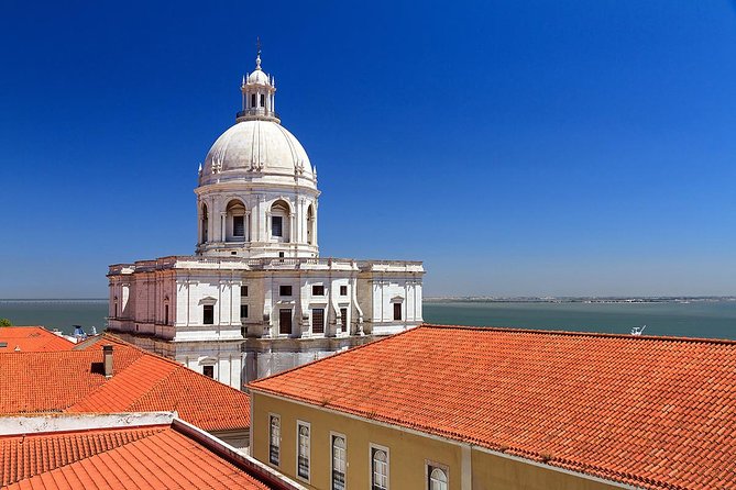 Lisbon: Alfama District Walking Tour - The guides make the difference: stories, humor, and real local color