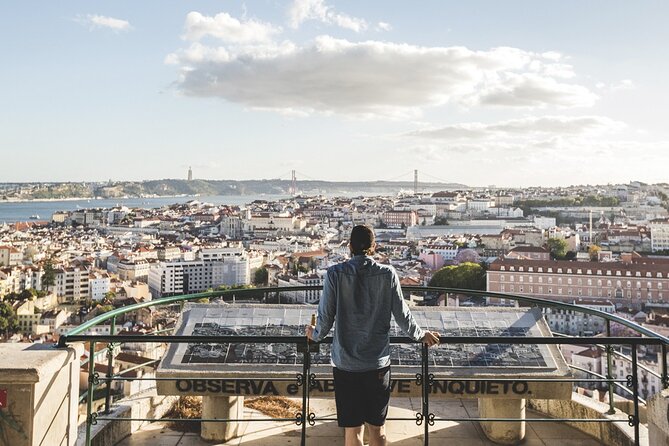 Lisbon All Viewpoints 3 Hour Tuk-Tuk Tour with True Local Guide - Guide quality and how to make the most of it