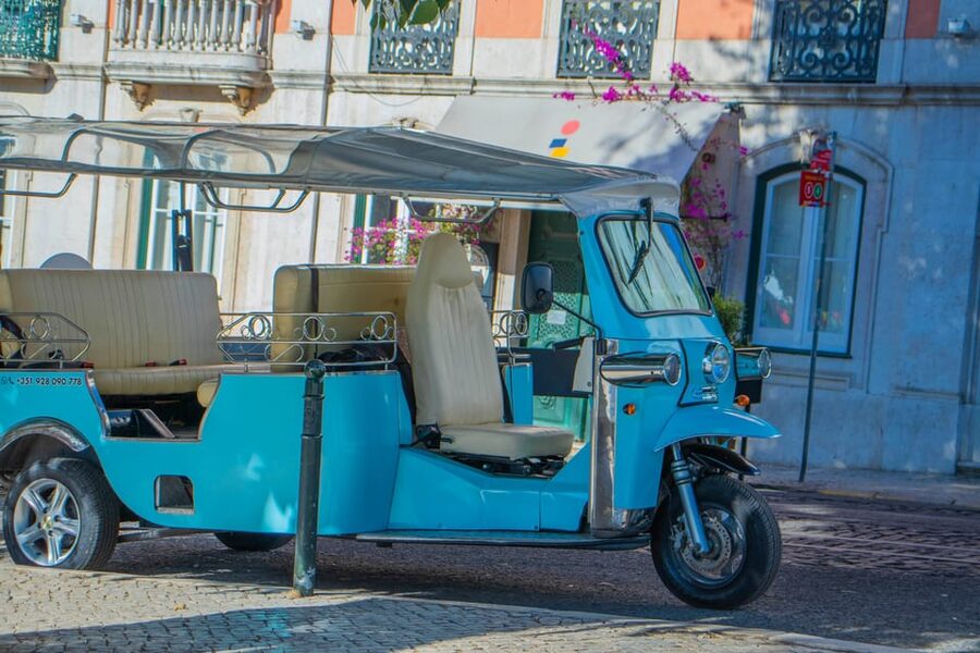 Lisbon: All Viewpoints Tuk-Tuk Tour with a True Local Guide - Jardim do Torel: a small garden break with city views