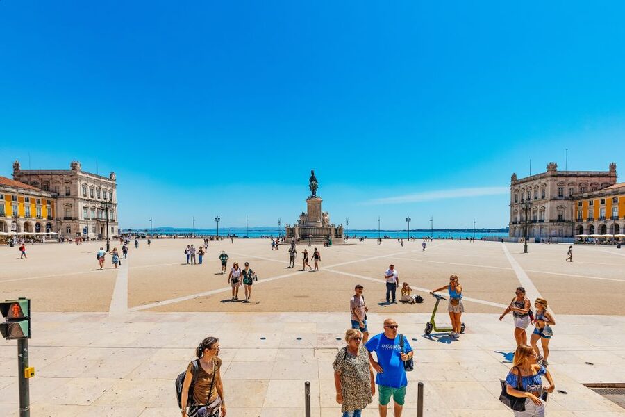 Lisbon: Amphibious Sightseeing Tour - Lisbon by land: quick orientation plus stories you’ll remember