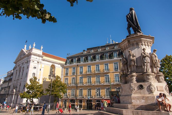 Lisbon and Sintra Essence 8H - Private Tour - Lisbon Start: Miradouro Da Senhora Do Monte and Getting Your Bearings