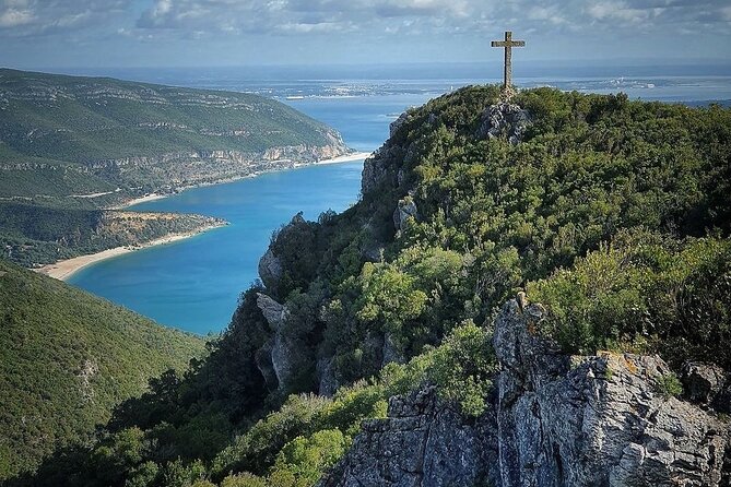 Lisbon : Arrábida and Sesimbra c/ Castelo Palmela and wine tasting - Key highlights at a glance