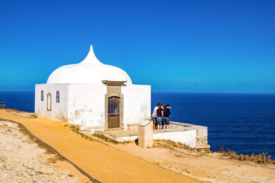 Lisbon: Arrábida Natural Park and Sesimbra Day Trip - Pickup in Lisbon: Minivan Comfort and a Smooth Start