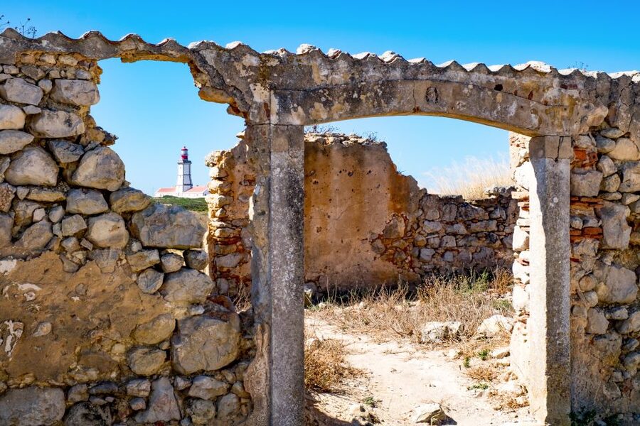 Lisbon: Arrábida Natural Park and Sesimbra Day Trip - Sesimbra: Fishing Town Reality and a Moorish Castle