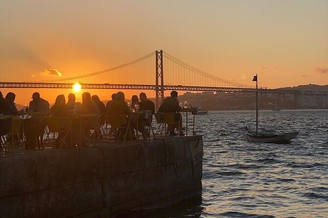 Lisbon: Arrábida & Sesimbra Tour – Wine, Nature & Beaches - Stop 5: Parque Natural da Arrábida—cliff viewpoints and changing light