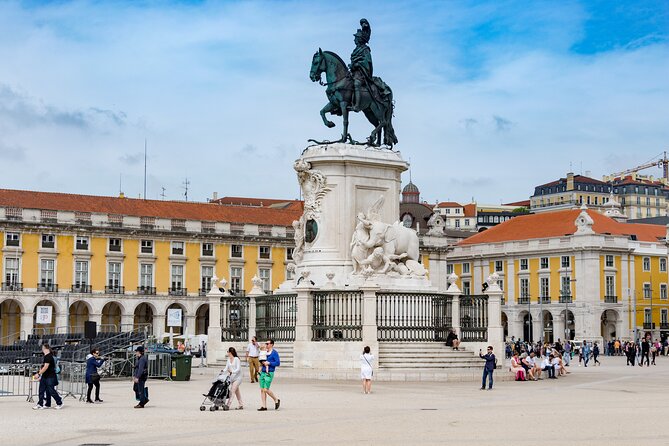 Lisbon at your own pace- Private Guided Historical Tour in Lisbon - Lisbon Cathedral to São Jorge Views: Faith, Power, and the Hills