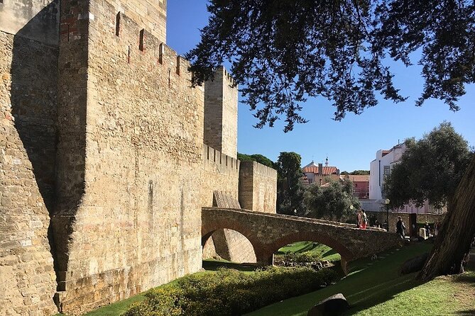Lisbon at your own pace- Private Guided Historical Tour in Lisbon - Monument to Discoveries and Cristo Rei: Two Sides of the Tagus Story