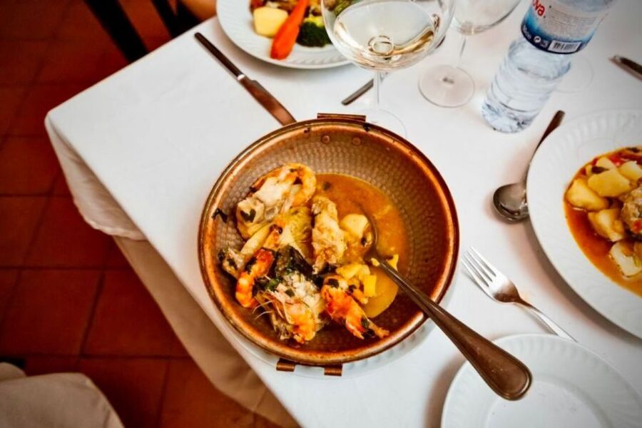 Lisbon: Authentic Fado Show, Dinner and Night Tour - Panoramic city-center viewing at night: the “Lisbon after dark” bonus