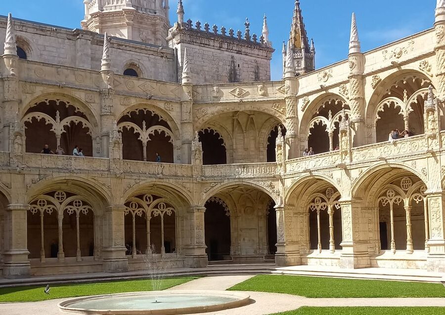 Lisbon: Belem, Jeronimos Monastery, and Coach Museum Tour - Jerónimos and Belém in one tight, smart morning