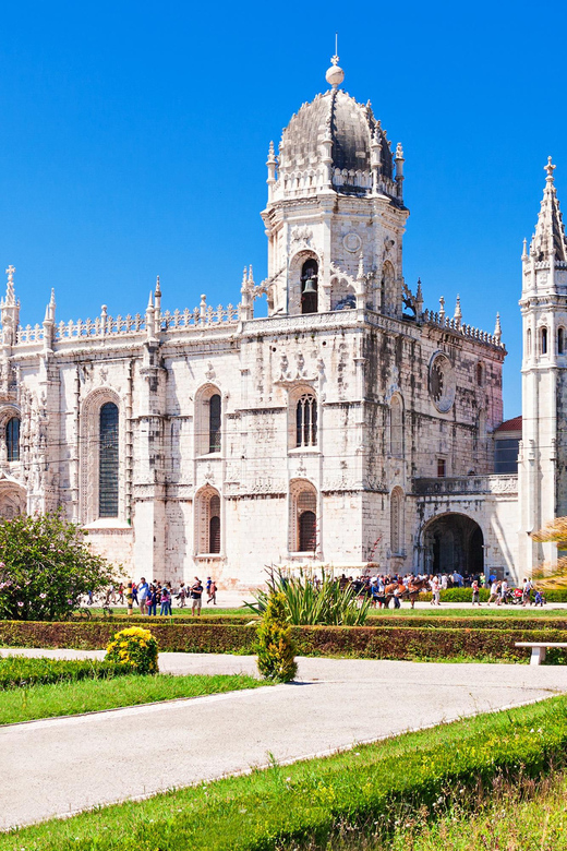 Lisbon: Belem Tour with Pastéis at Jerónimos Monastery - Igreja de Santa Maria de Belém: the calm Manueline finish and Vasco da Gama’s tomb