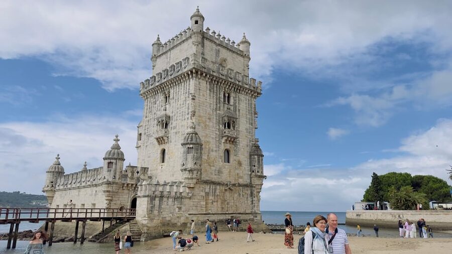 Lisbon: Belem Tour with Pastéis at Jerónimos Monastery - Avenida de Brasília stroll and Rua da Praia do Bom Sucesso