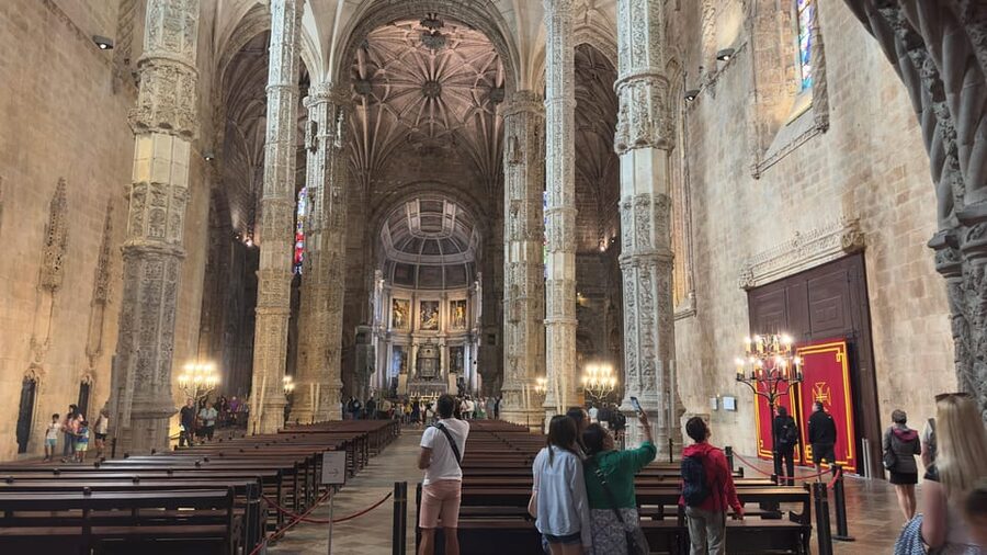 Lisbon: Belem Tour with Pastéis at Jerónimos Monastery - Pastéis de Belém tasting: the sweet start that connects to history