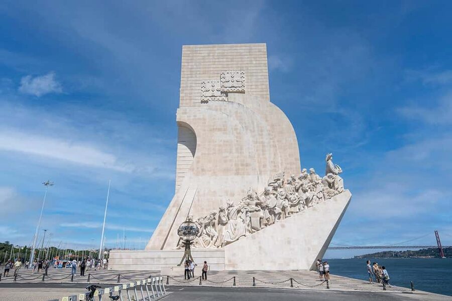 Lisbon: Belém Tuk Tuk Tour: Jerónimos, MAAT & Tower Views - Belém Tower photo stop: where the Tagus becomes the star
